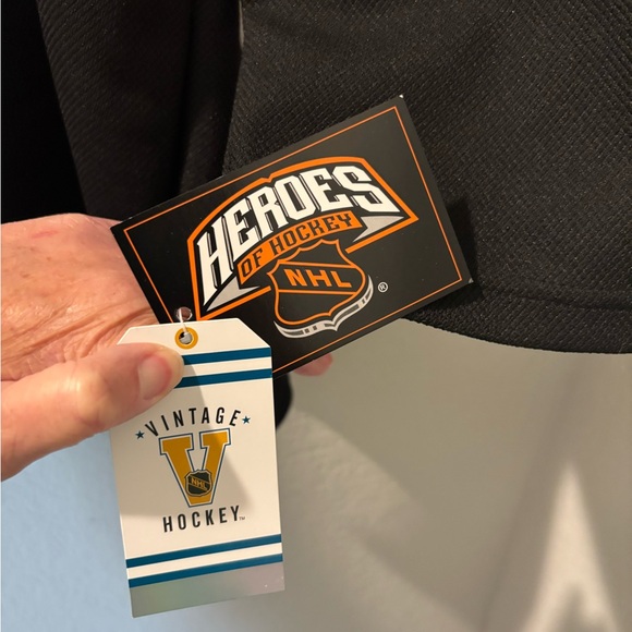 Philadelphia Flyers Danny Briere Jersey. - Picture 3 of 5